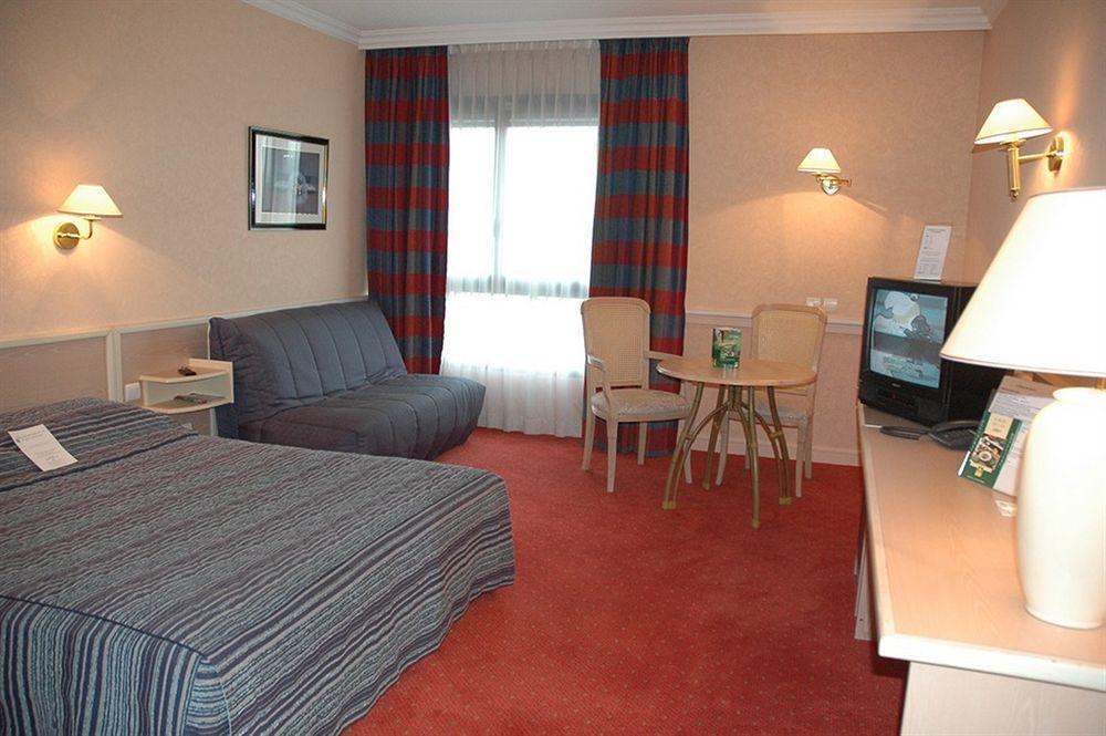 Hotel Logis Lyon Est Porte De L'ain Saint-Maurice-de-Beynost