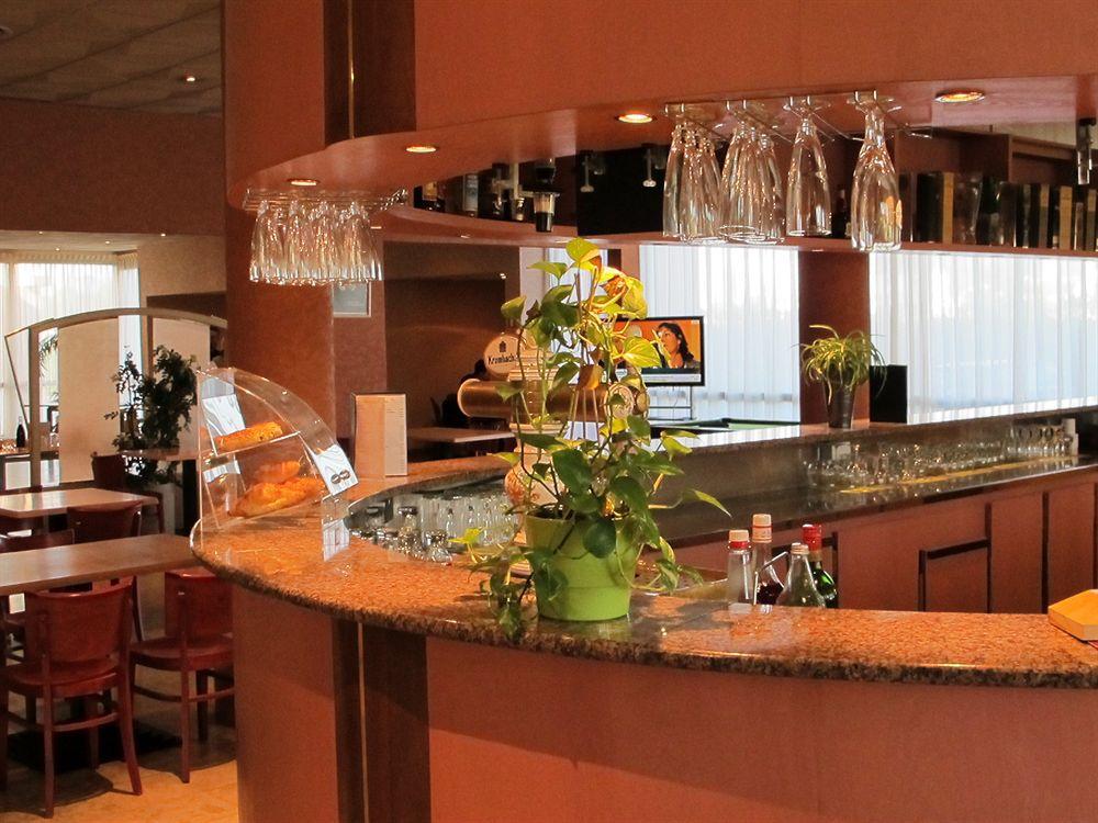 Logis Lyon Est Porte De L'ain 4* Saint-Maurice-de-Beynost