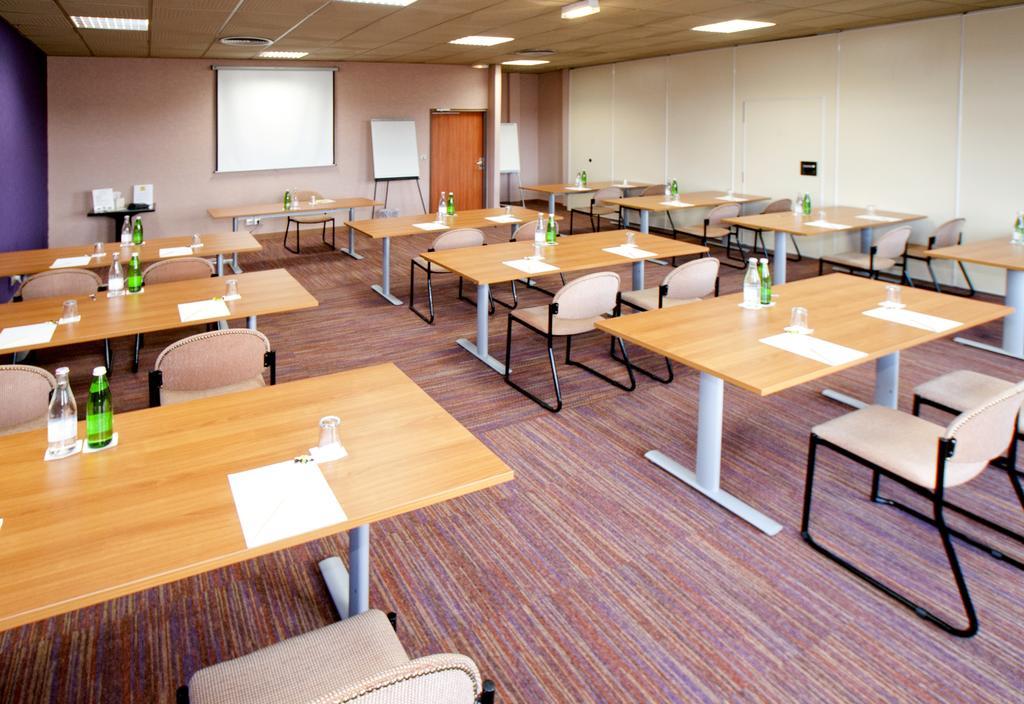 Logis Lyon Est Porte De L'ain Hotel 4*