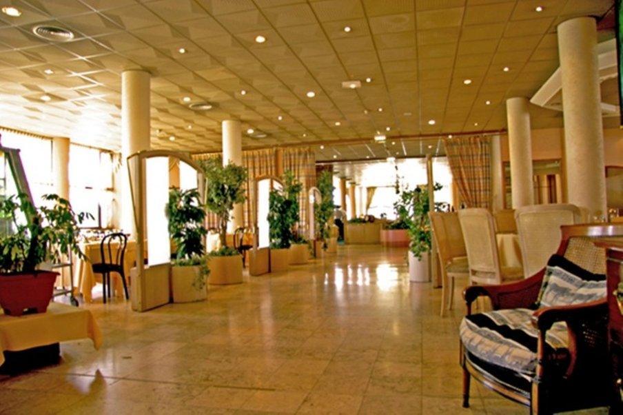 Logis Lyon Est Porte De L'ain 4*