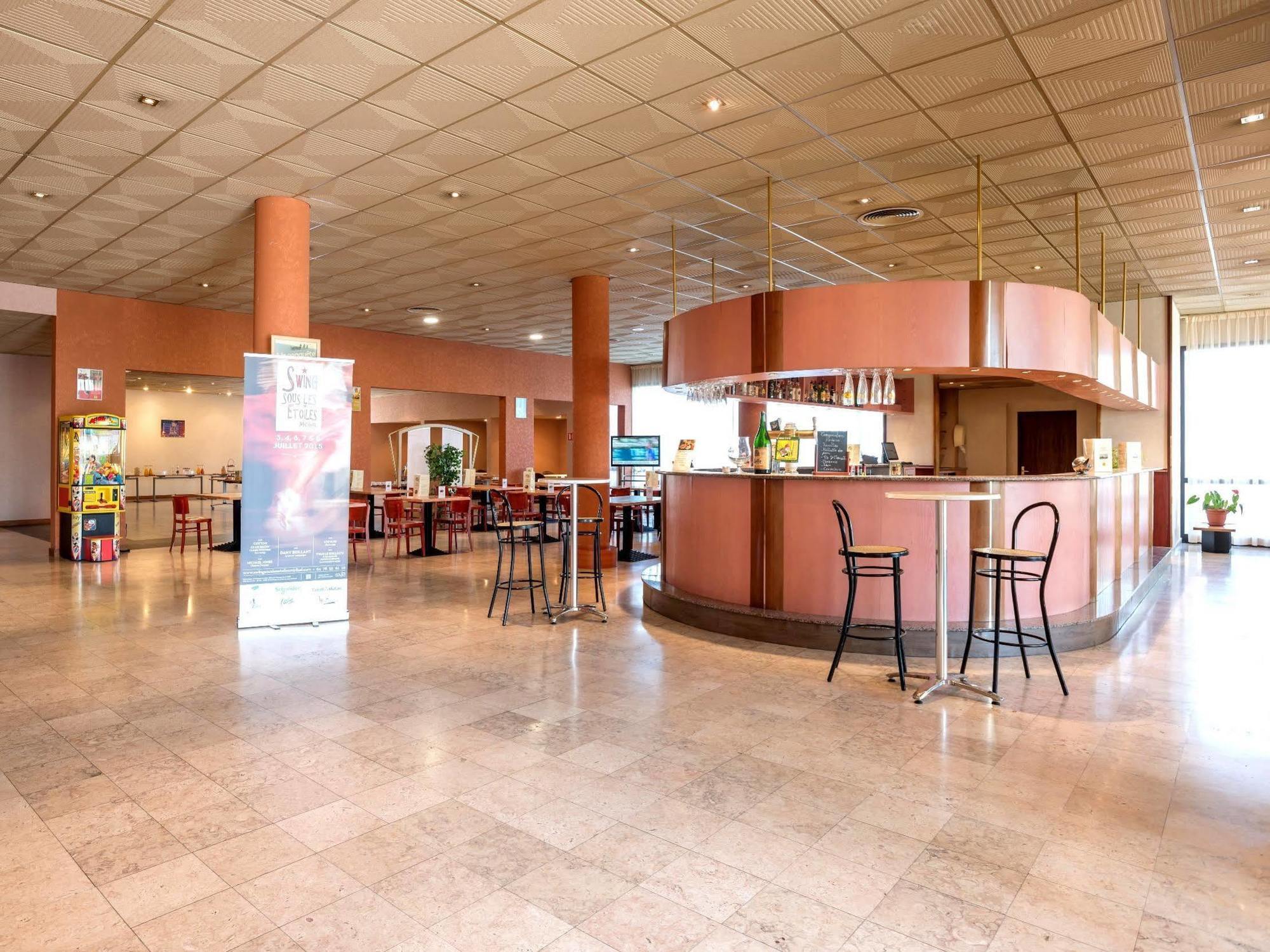 Hotel Logis Lyon Est Porte De L'ain