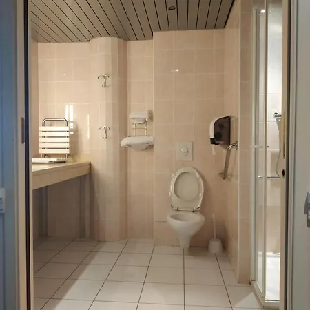 Logis Lyon Est Porte De L'Ain Saint-Maurice-de-Beynost Buitenkant foto