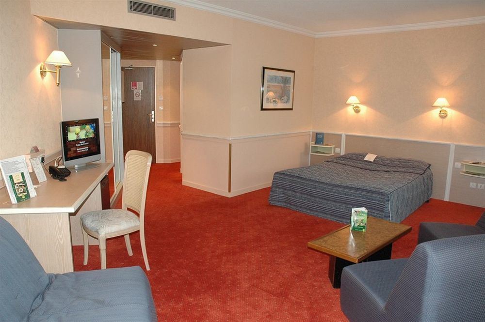Logis Lyon Est Porte De L'ain Saint-Maurice-de-Beynost