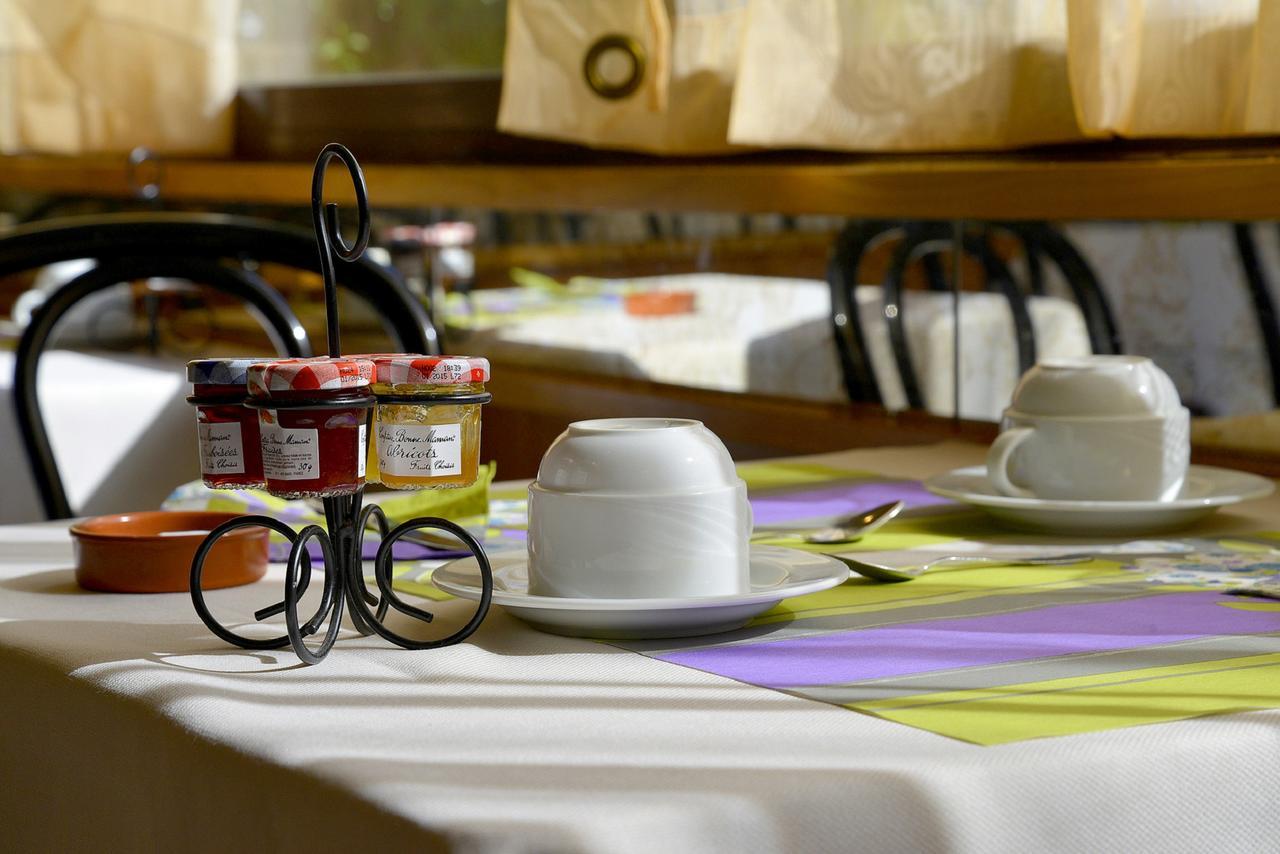 Logis Lyon Est Porte De L'ain Hotel 4*