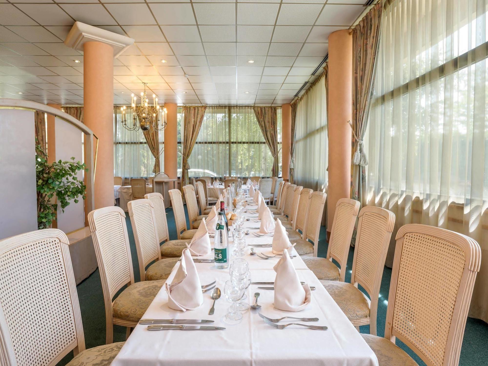 Hotel Logis Lyon Est Porte De L'ain Saint-Maurice-de-Beynost