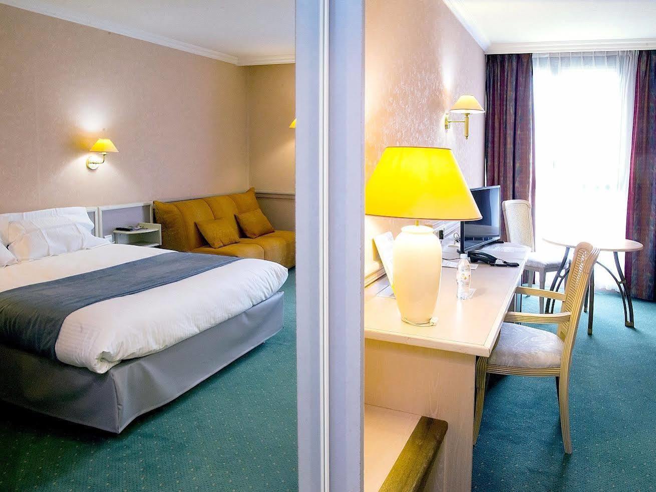 Logis Lyon Est Porte De L'ain Saint-Maurice-de-Beynost