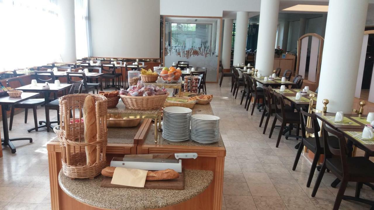 Logis Lyon Est Porte De L'ain Hotel Saint-Maurice-de-Beynost